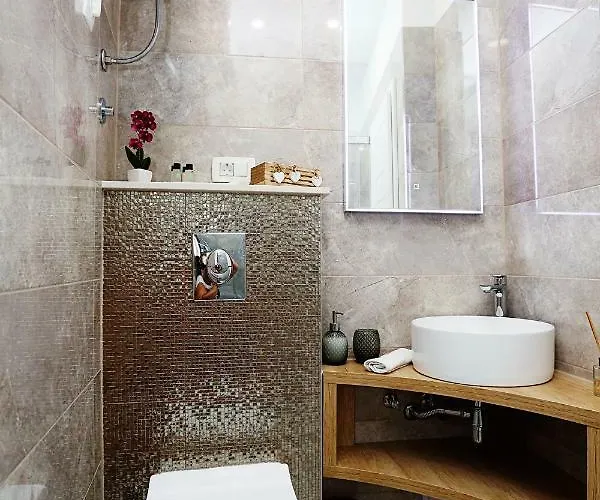 올드 타운 스위트 스플리트