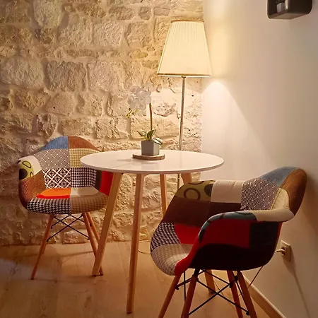 Old Town Apartment *